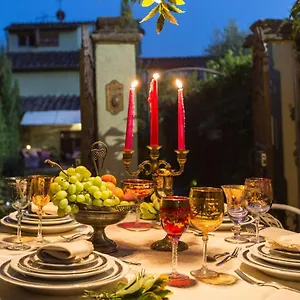  Villa La Dimora Dei Conti, Indulge In A Country With Jacuzzi Facing The Town!